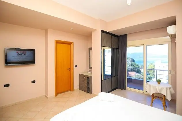 Üç Kişilik Oda, Balkon