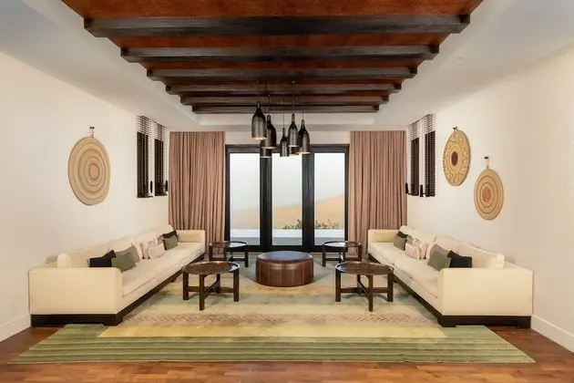 Villa (Jabal)