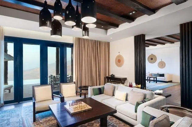 Villa (Jabal)