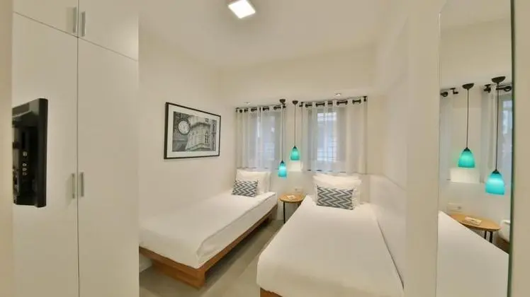 Twin, Şehir Manzaralı
