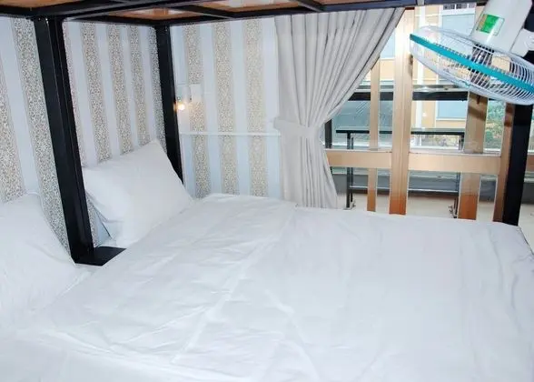 Ortak Ranzalı Oda, Karma Ranzalı Oda (Bed in 16-Bed)