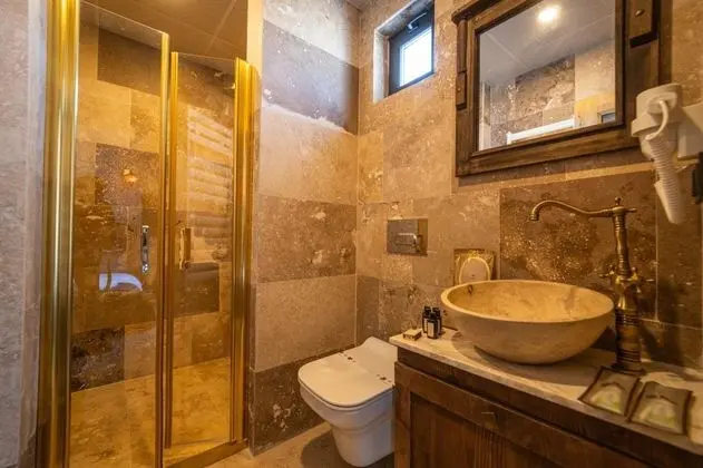 Junior Suite, Bahçe Manzaralı, Şömineli ve Jakuzili