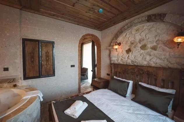Luxury Suite, Bahçe Manzaralı, Şömineli ve Jakuzili
