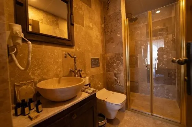Luxury Suite, Bahçe Manzaralı, Şömineli ve Jakuzili