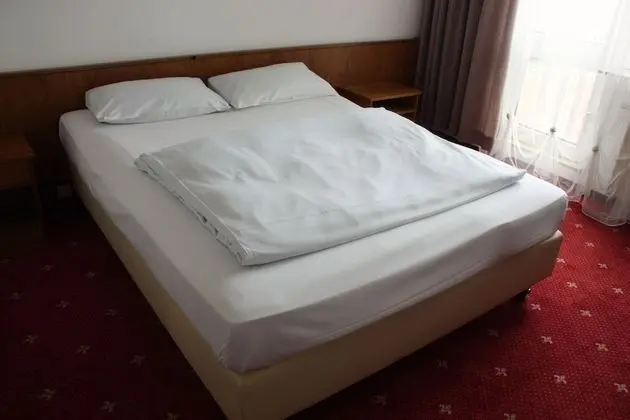 Tek Büyük Yataklı Oda, 1 Çift Kişilik Yatak
