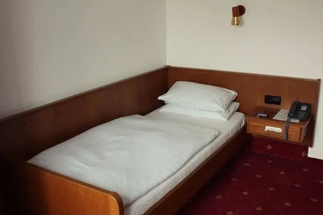 Tek Kişilik Oda, 1 Tek Kişilik Yatak