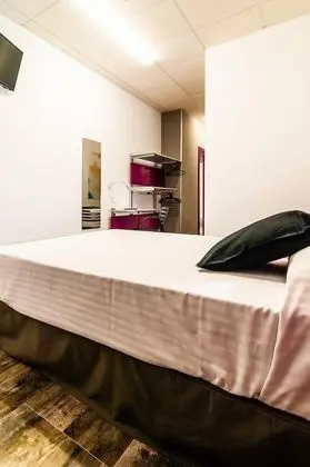City Tek Büyük Yataklı Oda