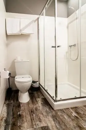City Tek Büyük Yataklı Oda