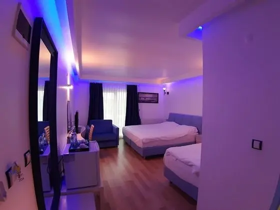 Deluxe 3 Kişilik Verandalı Oda