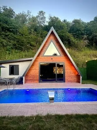 Bungalow, Dağ veya Havuz Manzaralı, Isıtmalı Özel Havuzlu