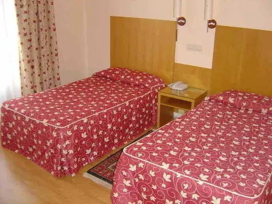 1 Çift Kişilik Veya 2 Tek Kişilik Yatak Economy