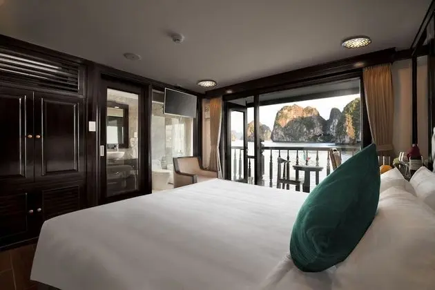Senior Suite Private Balcony & Jacuzzi (Double/Twin)