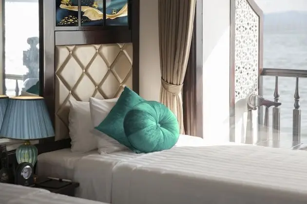Senior Suite Private Balcony & Jacuzzi (Double/Twin)