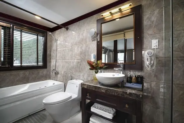 Senior Suite Private Balcony & Jacuzzi (Double/Twin)