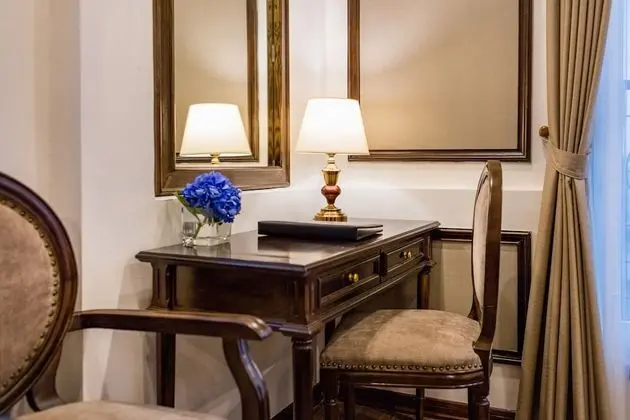 Üç Kişilik Oda (Suite, Private Balcony)