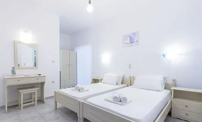 İki Ayrı Yataklı Oda, Zemin Kat