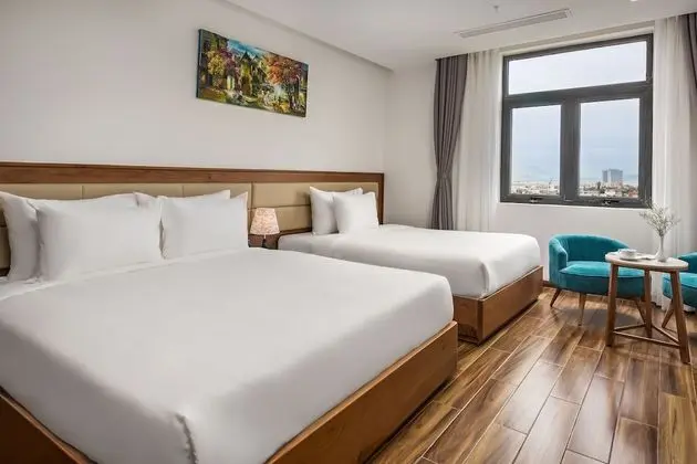 Deluxe Üç Kişilik Oda, Şehir Manzaralı