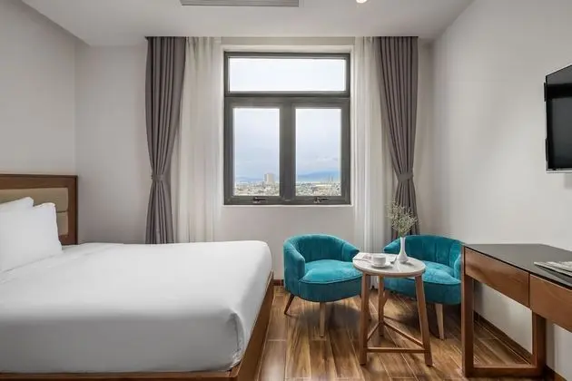 Deluxe Üç Kişilik Oda, Şehir Manzaralı