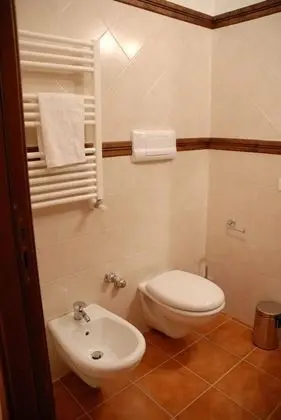 Üç Kişilik Oda