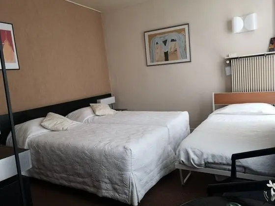8-chambre triple