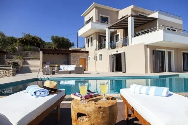 Villa (Melia)