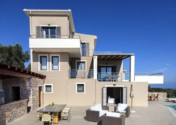 Villa (Melia)