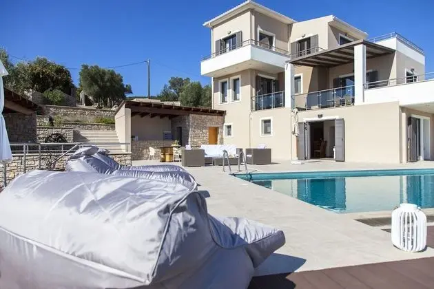 Villa (Melia)