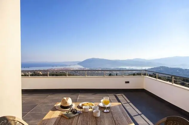 Villa (Melia)