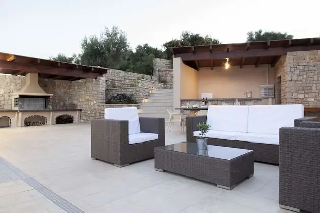 Villa (Melia)