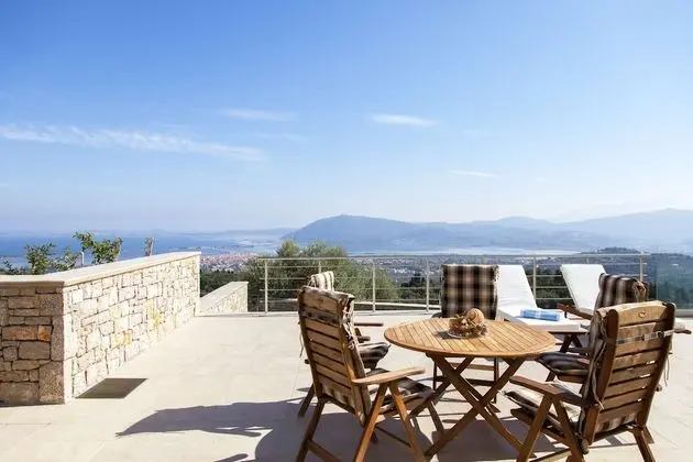Villa (Melia)