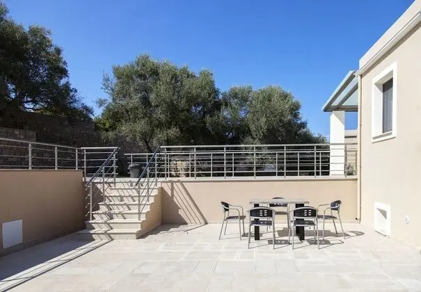 Villa (Pasithea)