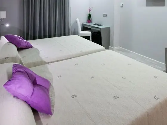 Family Oda (2 adults + 2 children )