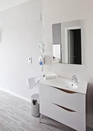 Family Oda (2 adults + 2 children )