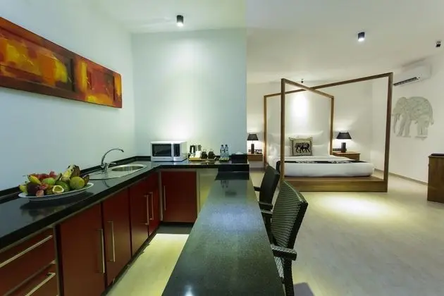 Suite with Free Benefits