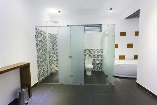 Suite with Free Benefits