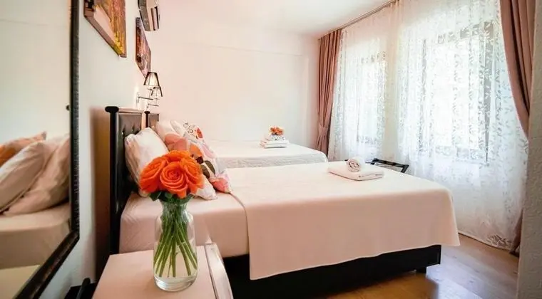 Triple, Şehir Manzaralı