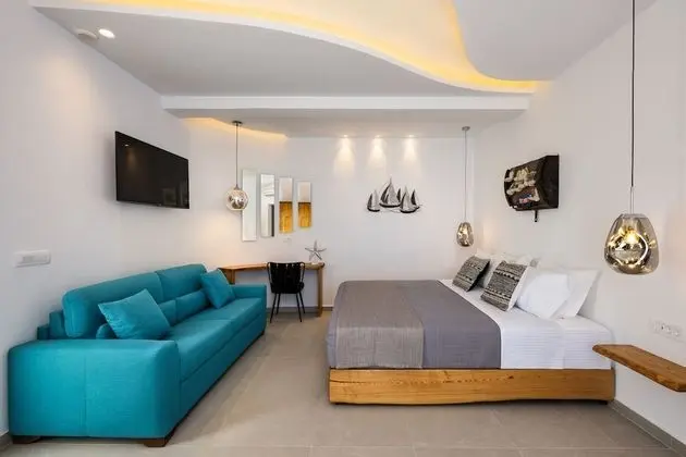 Queen Suite with Spa Bath