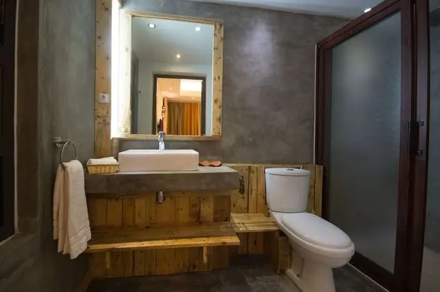 Standard Tek Büyük veya İki Ayrı Yataklı Oda, 1 Yatak Odası, Özel Banyo, Havuz Manzaralı