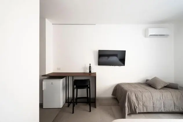 Ev