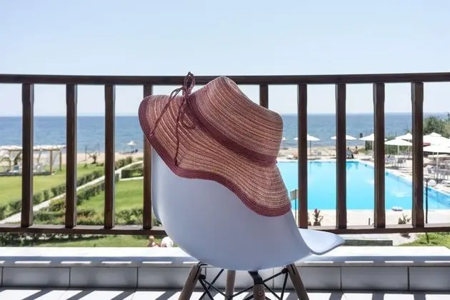 Apart Daire, Teras, Deniz Manzaralı (2 Adults & 1 Child)