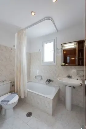 Üç Kişilik Oda