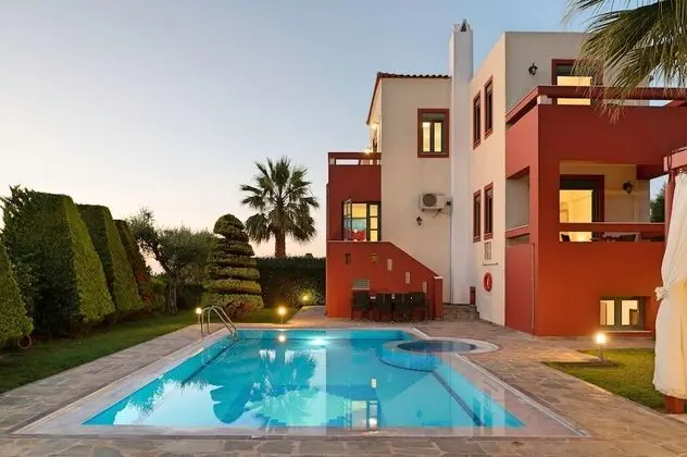 Family Villa, 4 Yatak Odası, Kişiye Özel Havuzlu, Bahçe Manzaralı (Alkyoni)