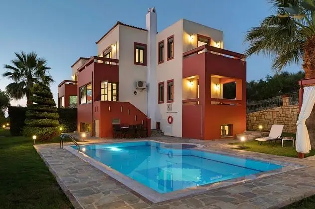 Family Villa, 4 Yatak Odası, Kişiye Özel Havuzlu, Bahçe Manzaralı (Alkyoni)
