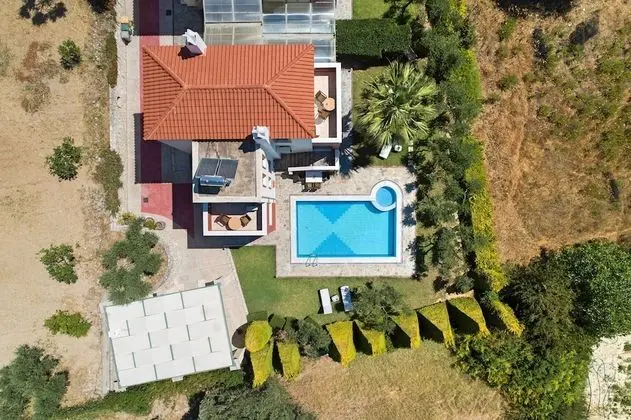 Family Villa, 4 Yatak Odası, Kişiye Özel Havuzlu, Bahçe Manzaralı (Alkyoni)