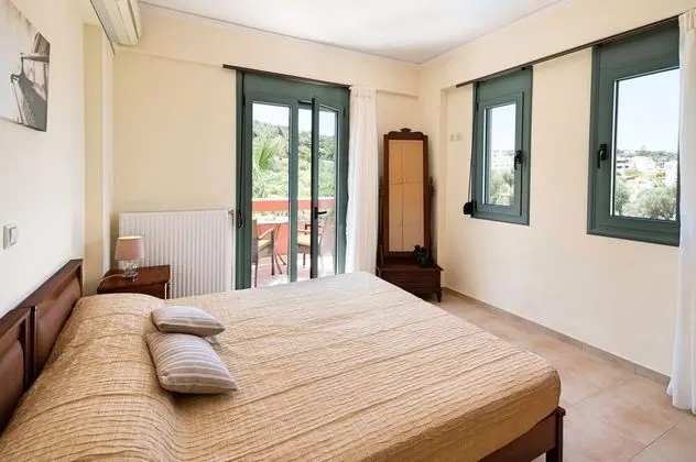 Family Villa, 4 Yatak Odası, Kişiye Özel Havuzlu, Bahçe Manzaralı (Alkyoni)