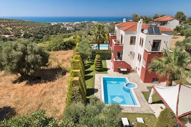 Family Villa, 4 Yatak Odası, Kişiye Özel Havuzlu, Bahçe Manzaralı (Alkyoni)
