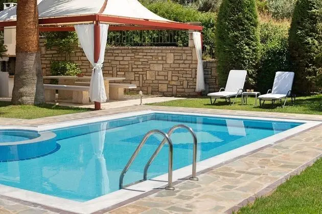 Family Villa, 4 Yatak Odası, Kişiye Özel Havuzlu, Bahçe Manzaralı (Alkyoni)
