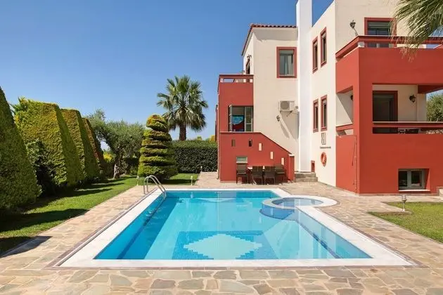 Family Villa, 4 Yatak Odası, Kişiye Özel Havuzlu, Bahçe Manzaralı (Alkyoni)