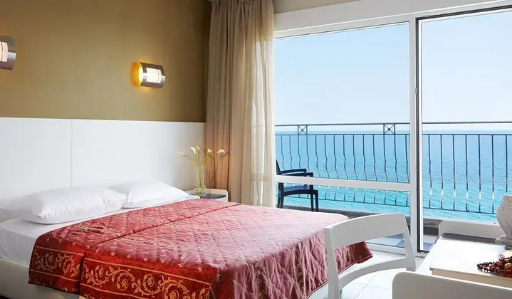 1 Çift Kişilik Veya 2 Tek Kişilik Yatak Sea View