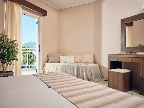Deluxe Üç Kişilik Oda